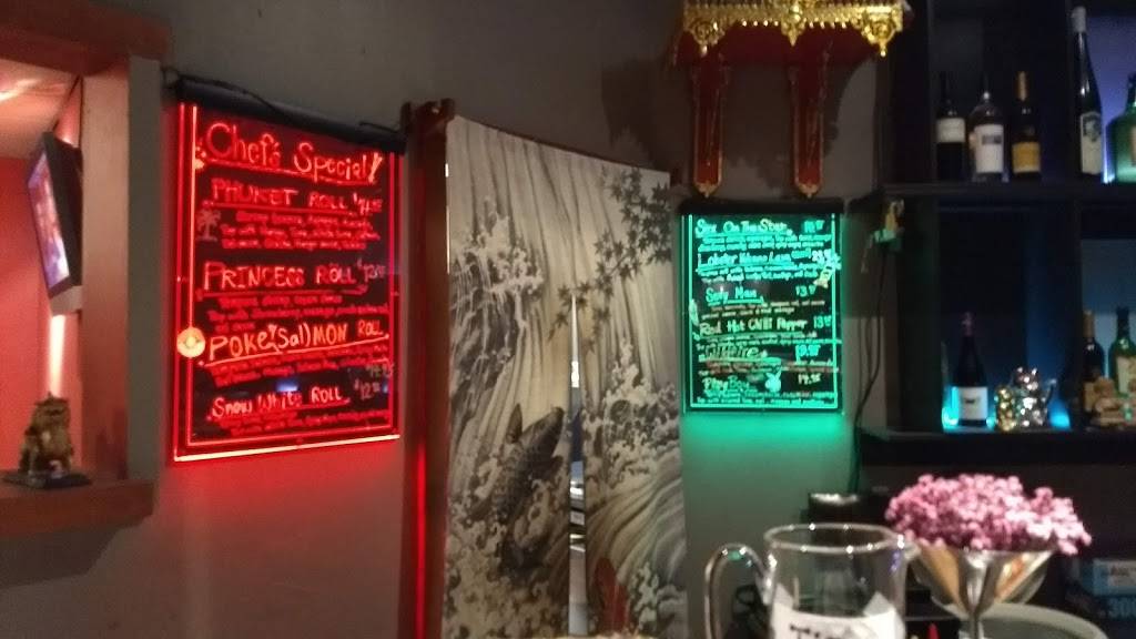 Eatiny Thai&Sushi | restaurant | 935 N Beneva Rd Suite 401, Sarasota, FL 34232, USA | 9417063848 OR +1 941-706-3848