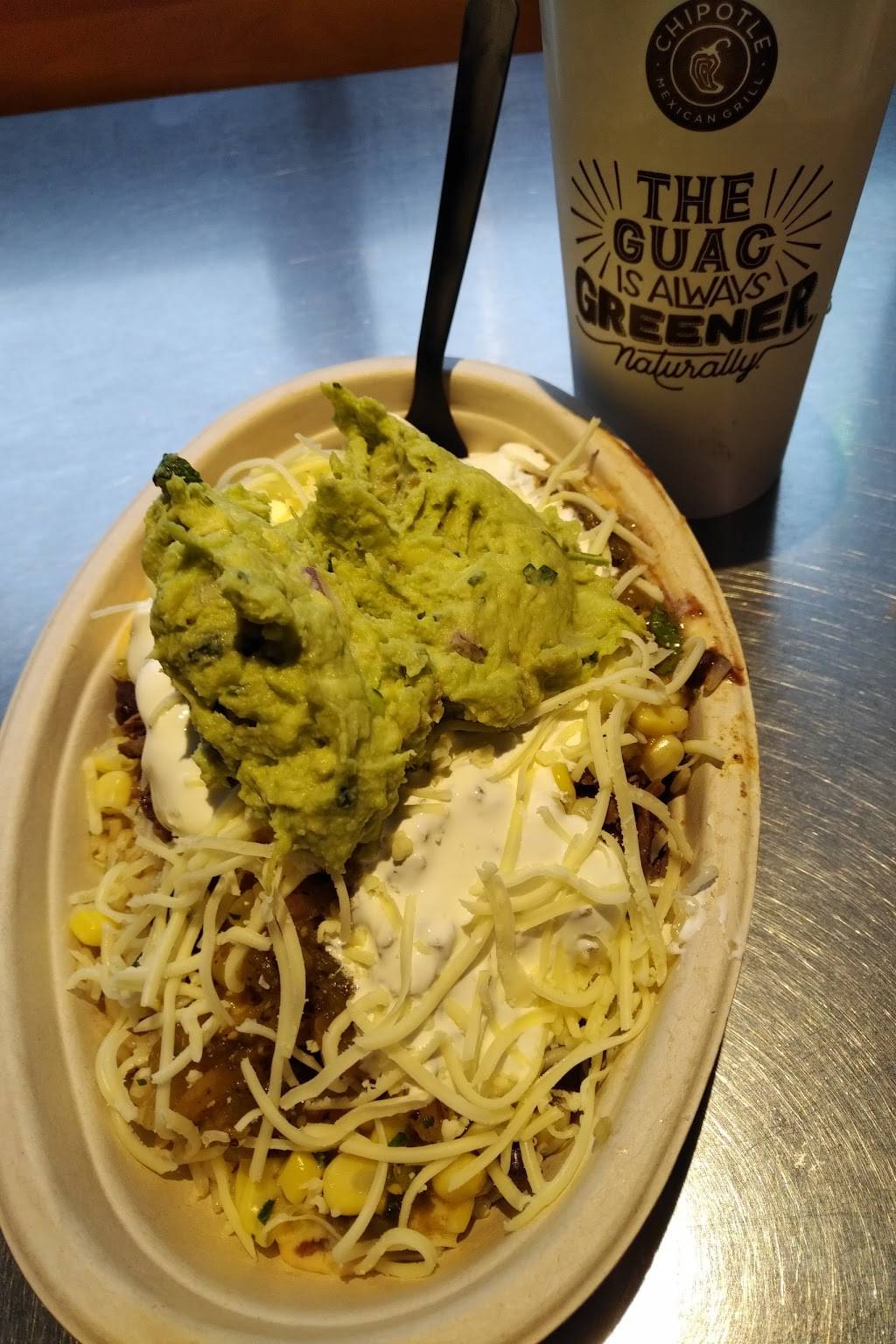 Chipotle Mexican Grill | restaurant | 5794 S 108th St, Hales Corners, WI 53130, USA | 4144271667 OR +1 414-427-1667