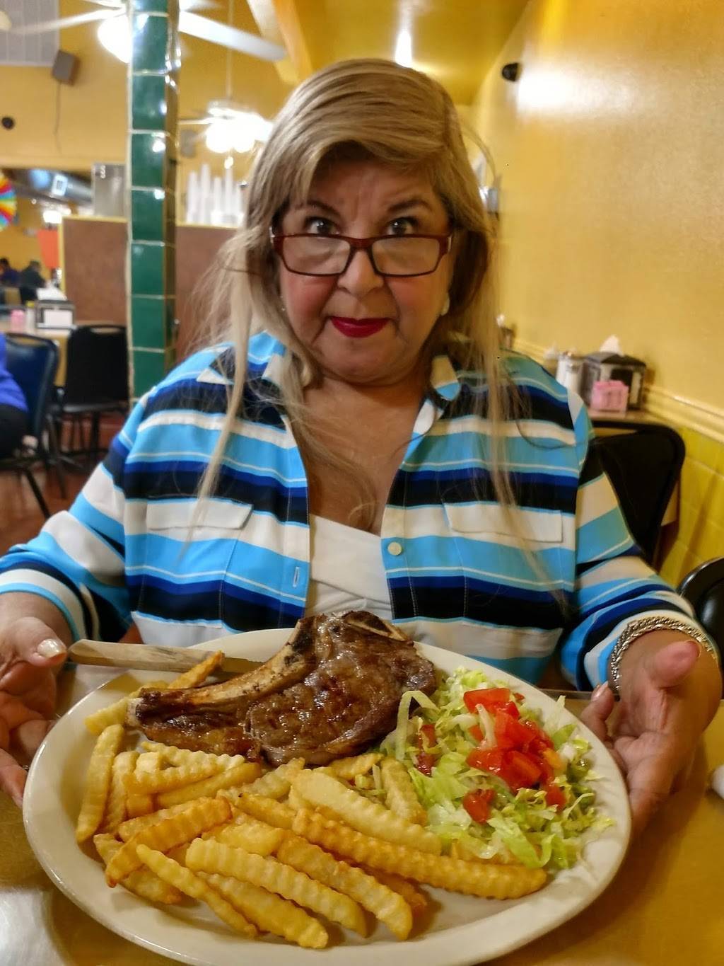 Las Cazuelas Restaurant | restaurant | 645 Chalmers Ave, San Antonio, TX 78214, USA | 2109321785 OR +1 210-932-1785