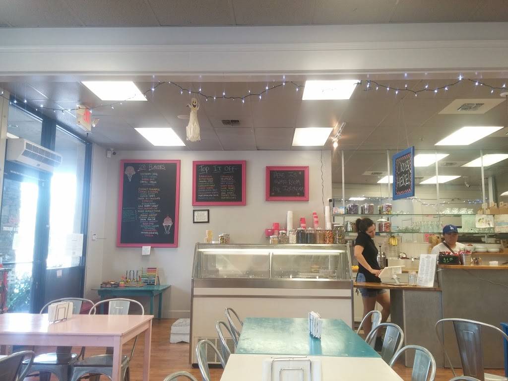 Lulus Ice Cream Parlor | restaurant | 2056 E Canal Dr, Turlock, CA 95380, USA | 2096675858 OR +1 209-667-5858