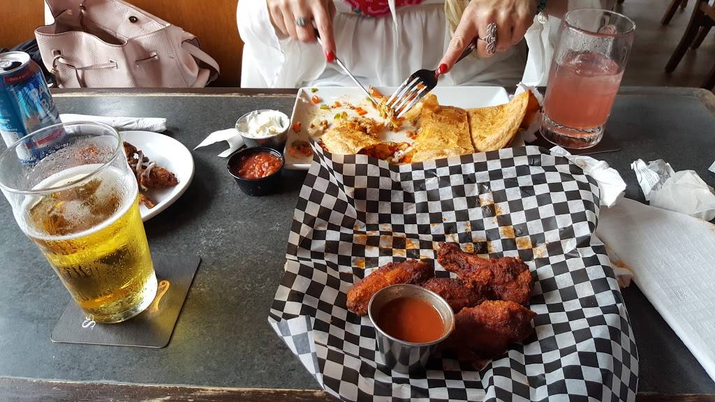 McCabe’s Irish Pub & Grill | restaurant | 9 Wyndham St N, Guelph, ON N1H 4E2, Canada | 5198363400 OR +1 519-836-3400