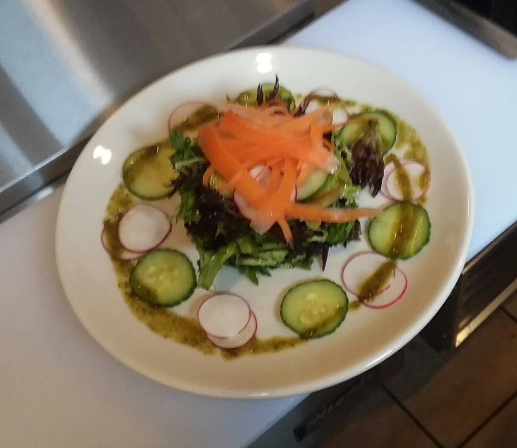 Moonshadows Restaurant | restaurant | 132 E Main St, Luray, VA 22835, USA | 5407431911 OR +1 540-743-1911