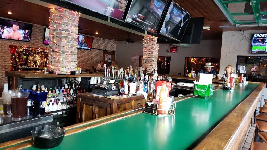 Jeremiahs | restaurant | 500 N Highland St, Mt Dora, FL 32757, USA | 3523837444 OR +1 352-383-7444