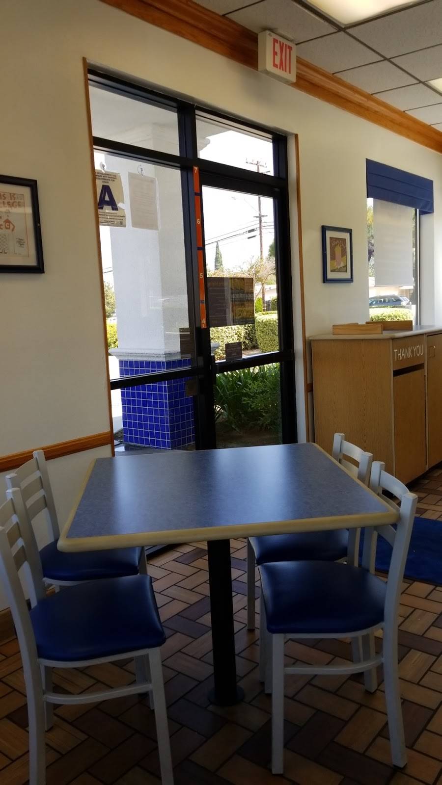 Bakers Drive-Thru | restaurant | 3522 Adams St, Riverside, CA 92504, USA | 9098845233 OR +1 909-884-5233
