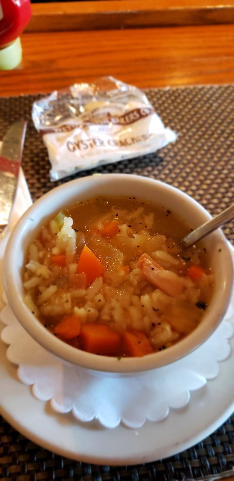 Hideaway Restaurant & Pub | restaurant | 19 Halls Rd, Old Lyme, CT 06371, USA | 8604341455 OR +1 860-434-1455