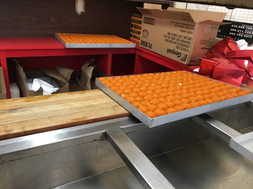 Moti Palace | restaurant | 50 Weybright Ct, Scarborough, ON M1S 5A8, Canada | 4162995000 OR +1 416-299-5000