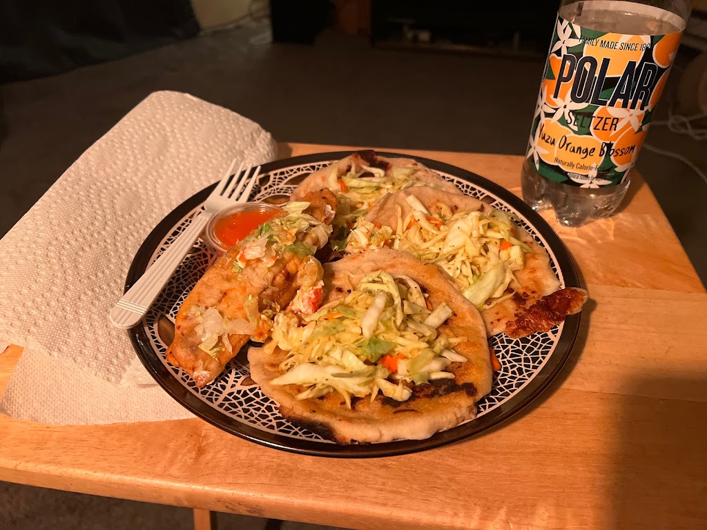 antojitos criollos | restaurant | 662 Central St, Leominster, MA 01453, USA | 9784131053 OR +1 978-413-1053