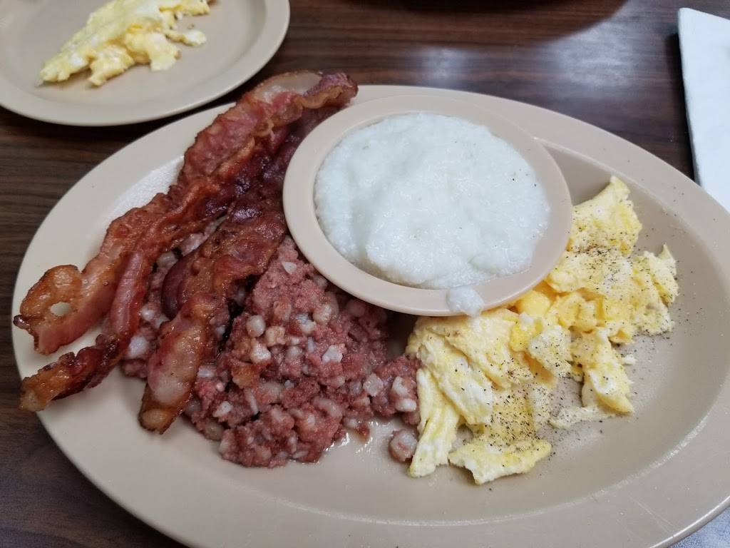 Logans Diner | restaurant | 414 S Main St, Emporia, VA 23847, USA | 4346345512 OR +1 434-634-5512