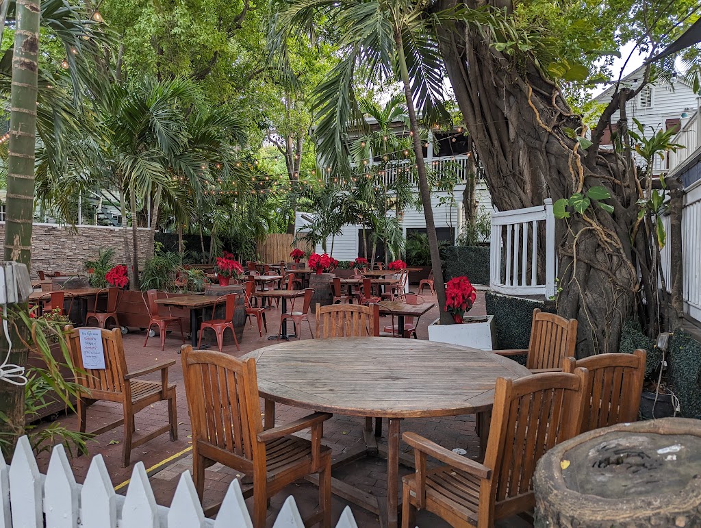 First Flight Island Restaurant & Brewery | restaurant | 301 Whitehead St, Key West, FL 33040, USA | 3052938484 OR +1 305-293-8484