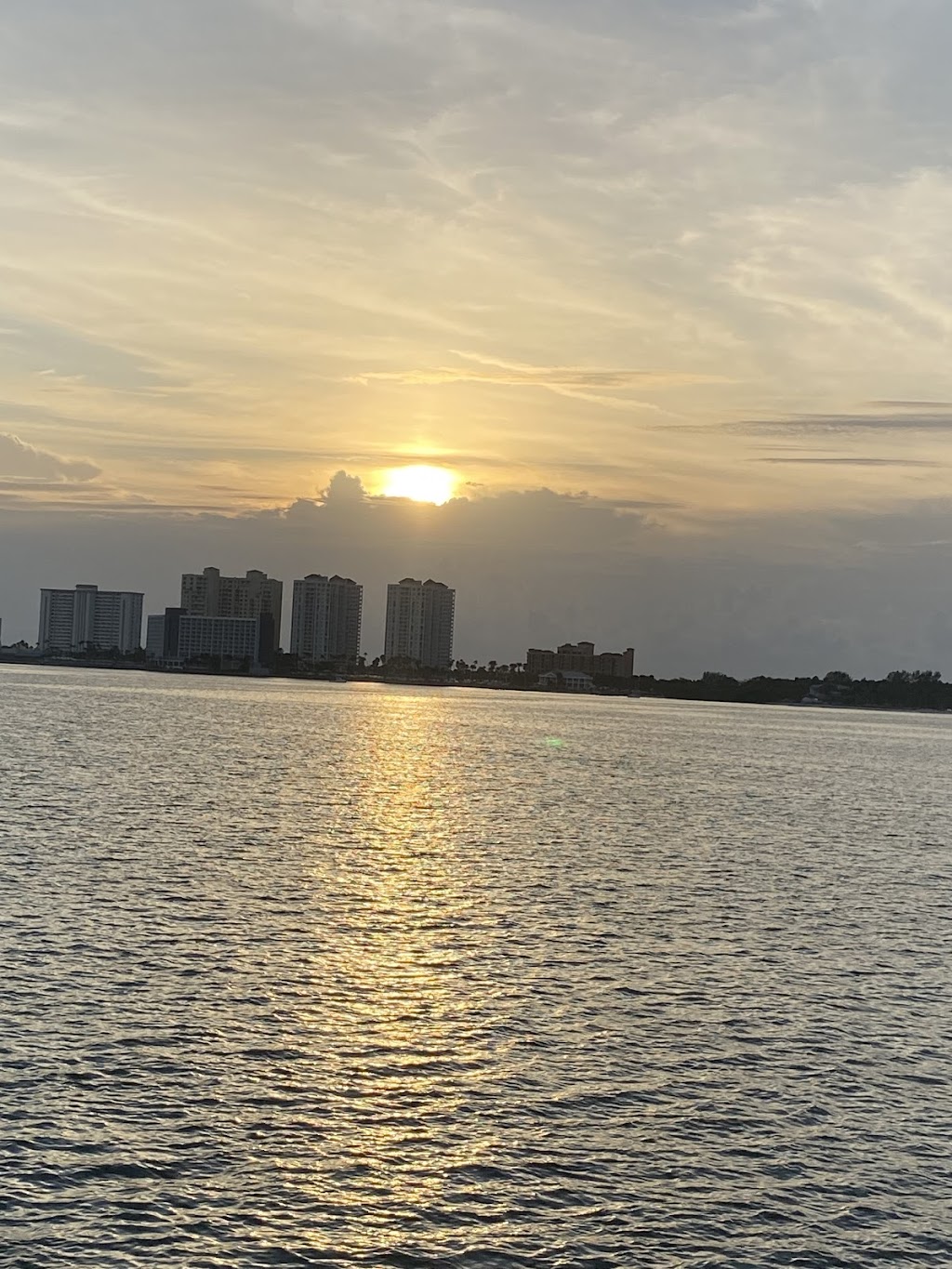 Calypso Queen | restaurant | Slip #18, 25 Causeway Blvd, Clearwater, FL 33767, USA | 7274613113 OR +1 727-461-3113