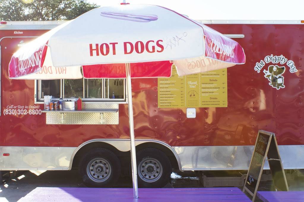 Hot Diggity Dog at The Hitch | restaurant | 312 E Hopkins St, San Marcos, TX 78666, USA | 8303026800 OR +1 830-302-6800