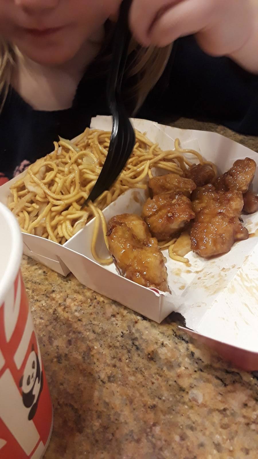 Panda Express | meal takeaway | 11941 Fair Oaks Mall, Fairfax, VA 22033, USA | 7033592863 OR +1 703-359-2863