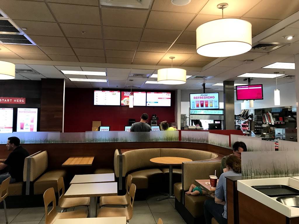 Wendys | restaurant | 8601 Summit Centre Way, Orlando, FL 32810, USA | 4076670199 OR +1 407-667-0199