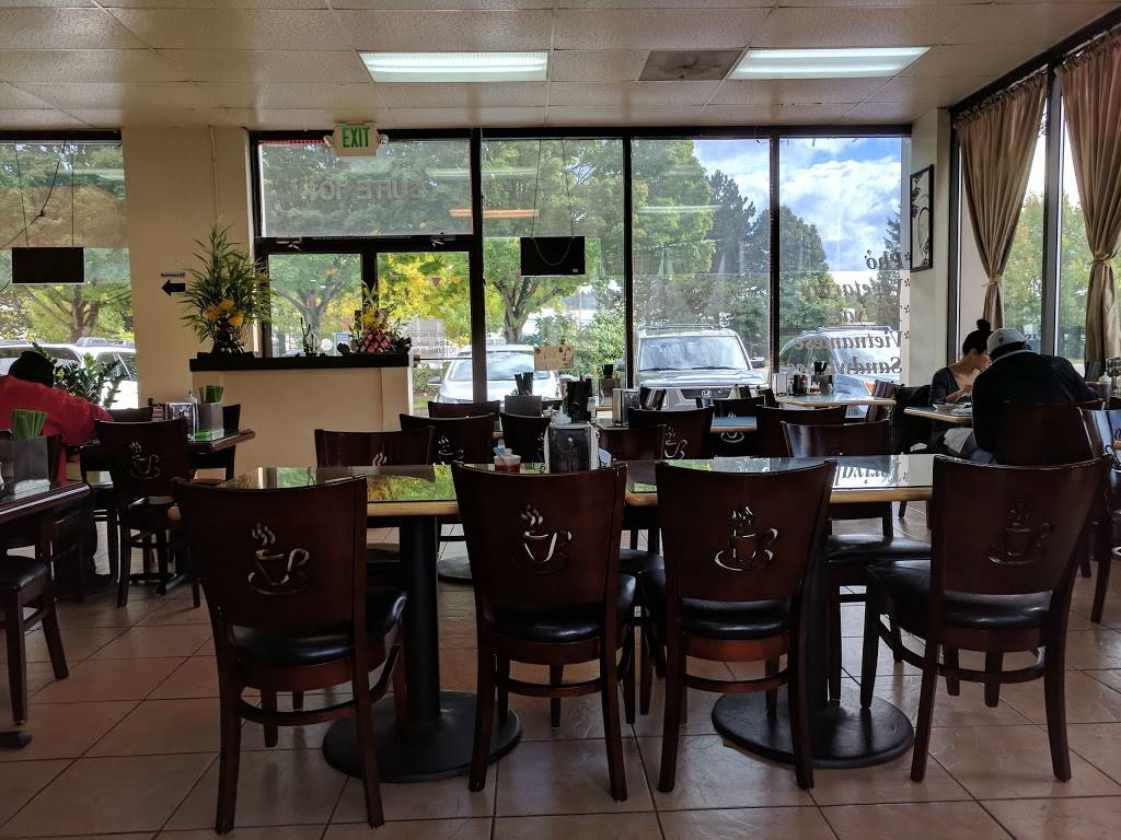 Pho In & Out | restaurant | 18437 E Valley Hwy, Kent, WA 98032, USA | 4252510732 OR +1 425-251-0732