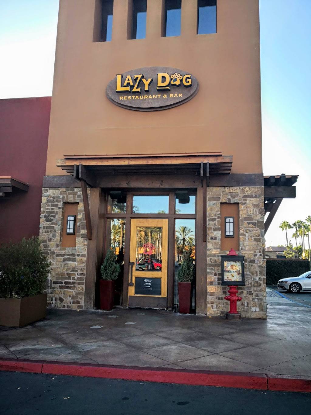 Lazy Dog Restaurant & Bar | restaurant | 13290 Jamboree Rd, Irvine, CA 92602, USA | 7147319700 OR +1 714-731-9700