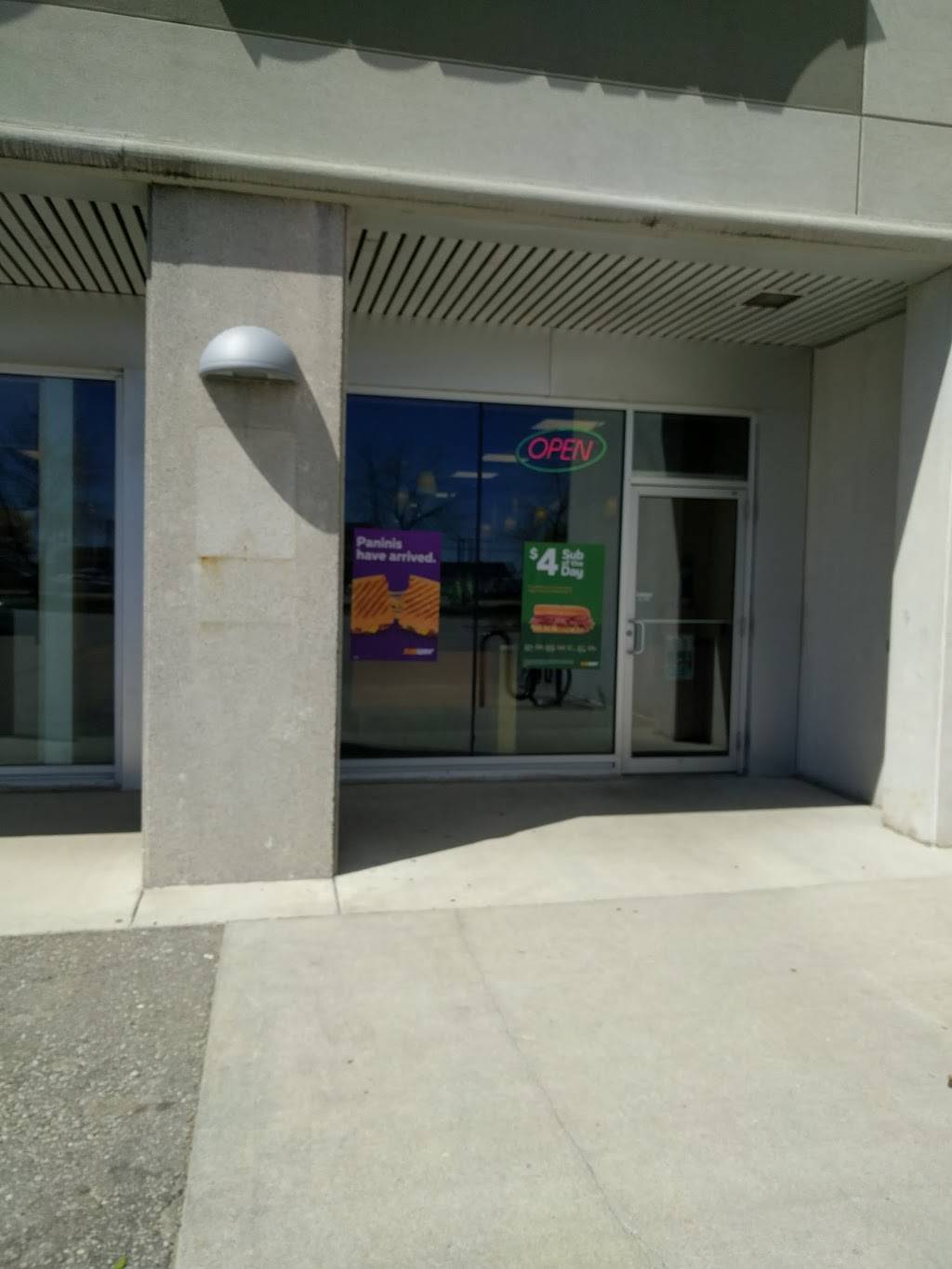 Subway | meal takeaway | 500 Fairway Centre Rd S Fairway Centre, Kitchener, ON N2C 1X3, Canada | 5197480607 OR +1 519-748-0607