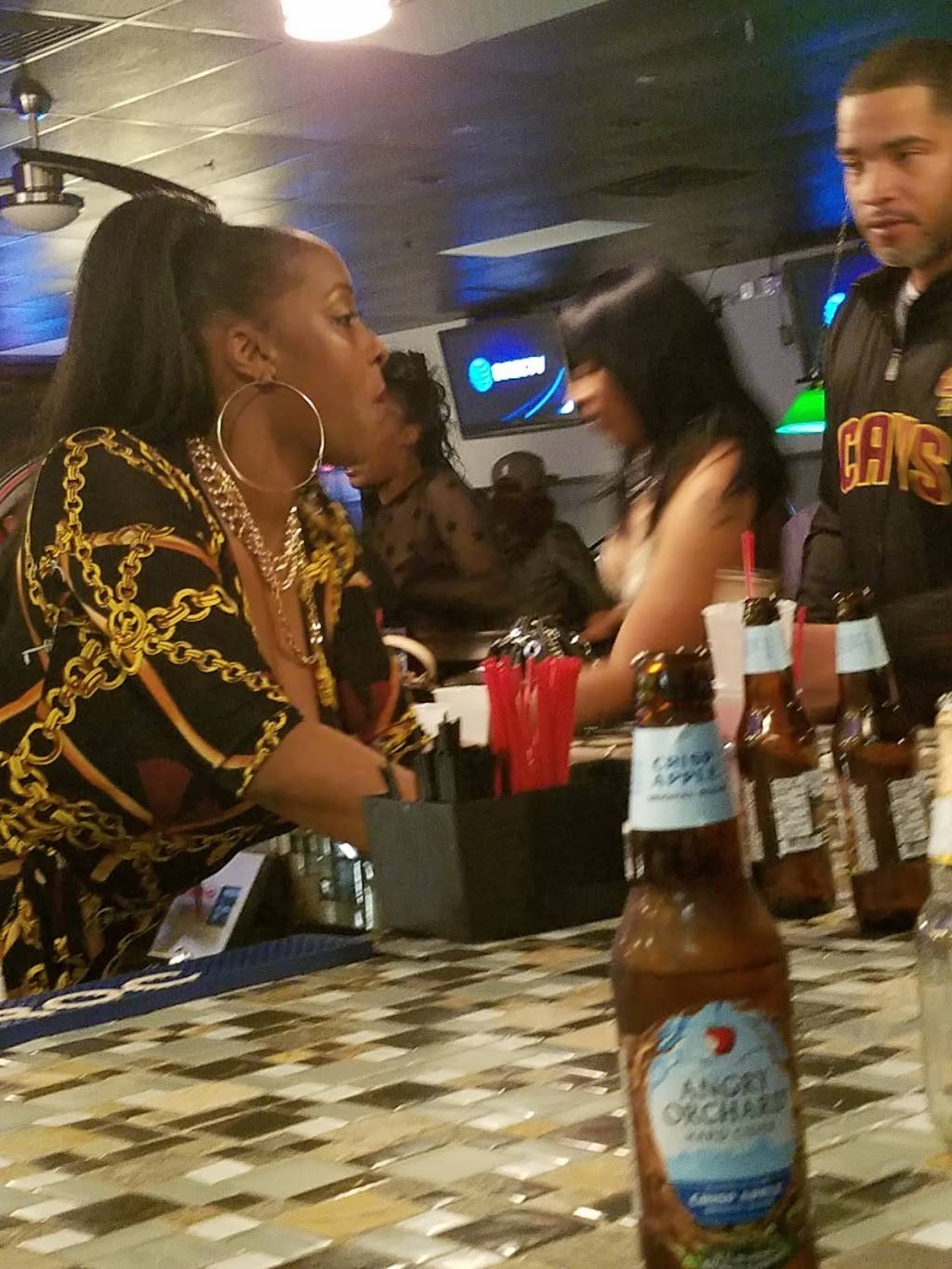 Infinity Sports Lounge | restaurant | 770 E 185th St, Euclid, OH 44119, USA | 2164815002 OR +1 216-481-5002