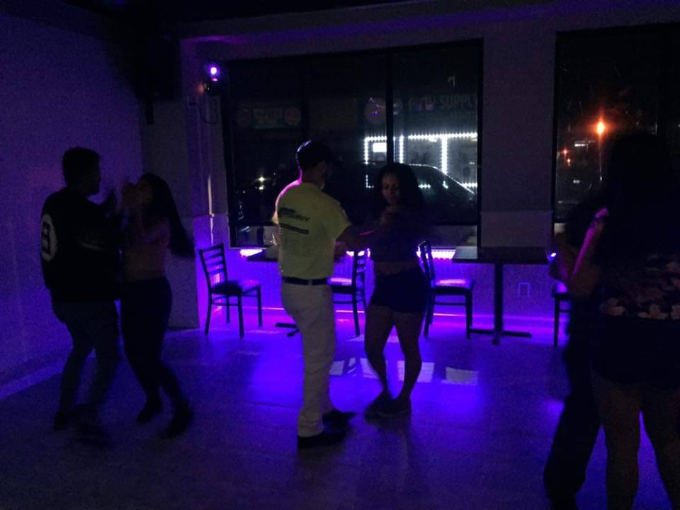 Boquitas Bar & Restaurant | restaurant | 84 Main St, Hempstead, NY 11550, USA | 5164164295 OR +1 516-416-4295