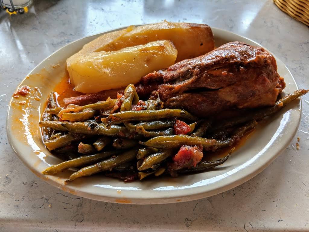 Pegasus Taverna | restaurant | 24935 Jefferson Ave, St Clair Shores, MI 48080, USA | 5867723200 OR +1 586-772-3200