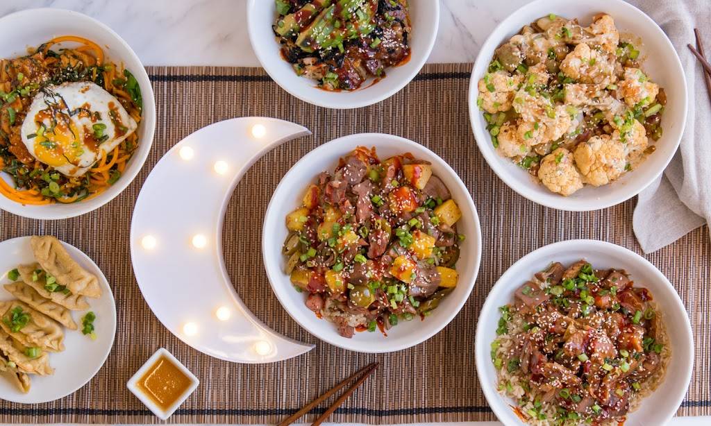 Moonbowls | restaurant | 4131 N Rockwell St, Chicago, IL 60618, USA | 3129401790 OR +1 312-940-1790