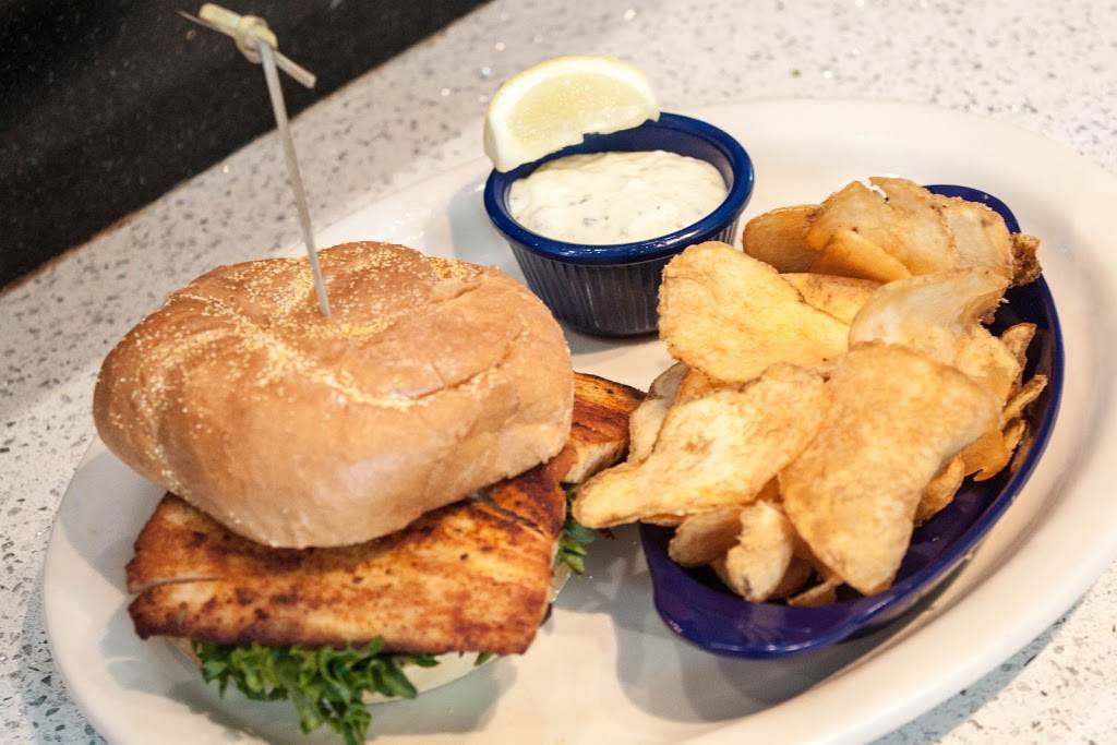 Mulligans Beach House | restaurant | 2551 N Ocean Ave, Riviera Beach, FL 33404, USA | 5616295442 OR +1 561-629-5442