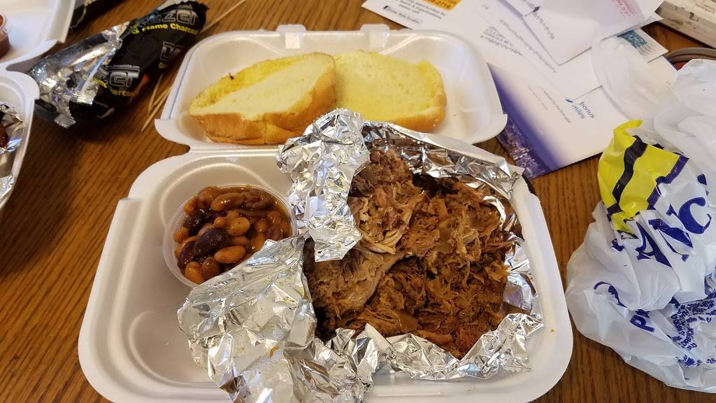 RE BBQ | restaurant | 600 Woodward Heights, Ferndale, MI 48220, USA | 2487214878 OR +1 248-721-4878