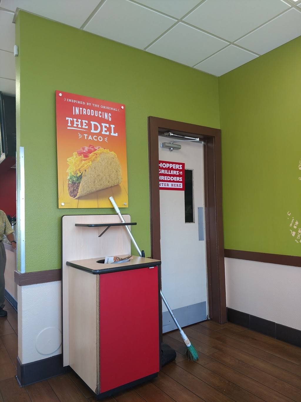 Del Taco | meal takeaway | 1801 W Charleston Blvd, Las Vegas, NV 89102, USA | 7023840264 OR +1 702-384-0264
