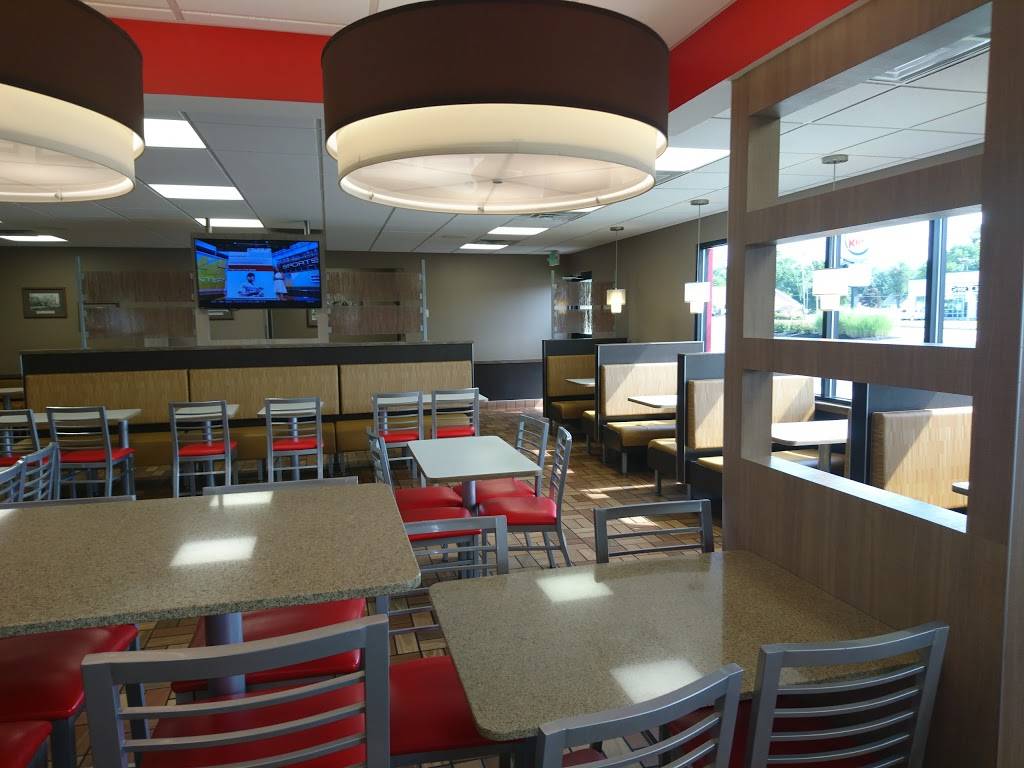 Burger King | restaurant | 2171 S Bend Ave, South Bend, IN 46637, USA | 5742732220 OR +1 574-273-2220