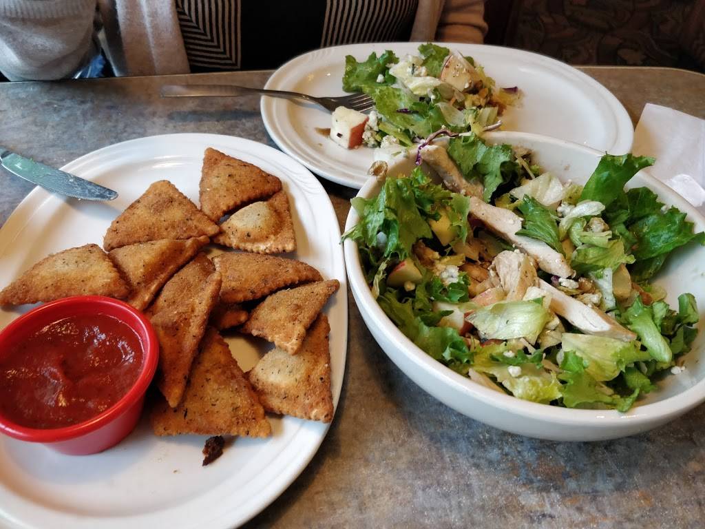 Friendlys | restaurant | 201 Hallock Rd, Stony Brook, NY 11790, USA | 6317513150 OR +1 631-751-3150