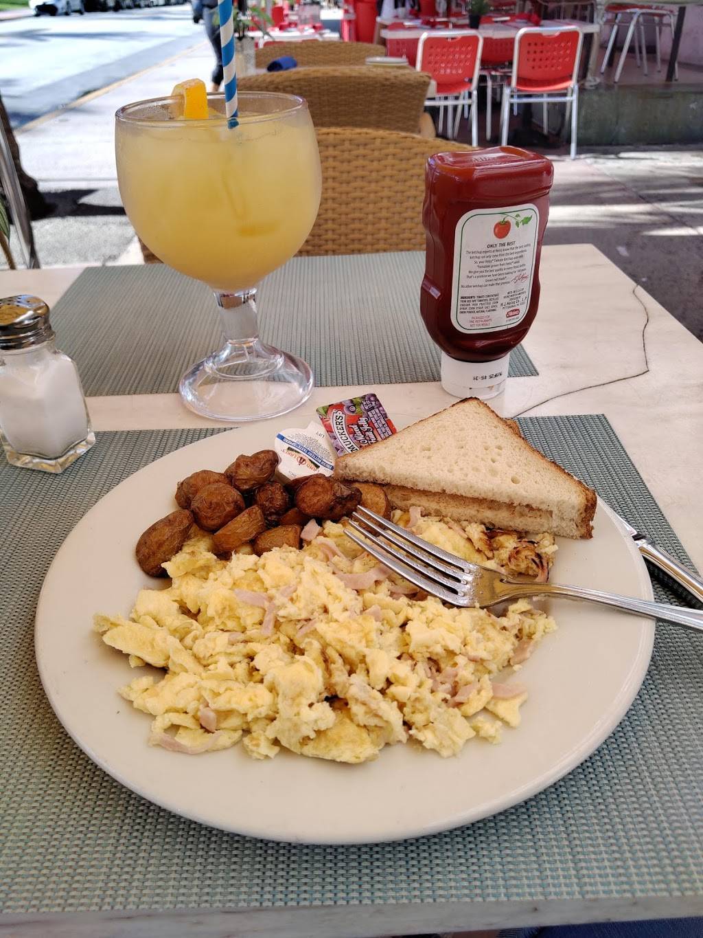 Starlite Cafe | restaurant | 750 Ocean Dr, Miami Beach, FL 33139, USA | 3055342161 OR +1 305-534-2161