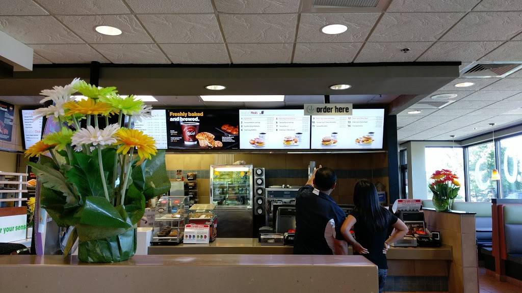 McDonalds | cafe | 11241 W 159th St, Orland Park, IL 60467, USA | 7084033566 OR +1 708-403-3566