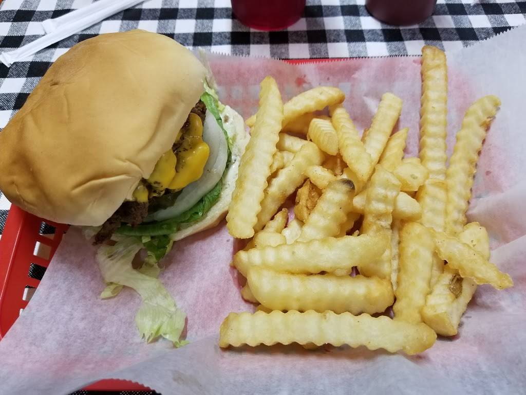 Chucks Deli | restaurant | 836 Unaka St, Harriman, TN 37748, USA | 8658825140 OR +1 865-882-5140
