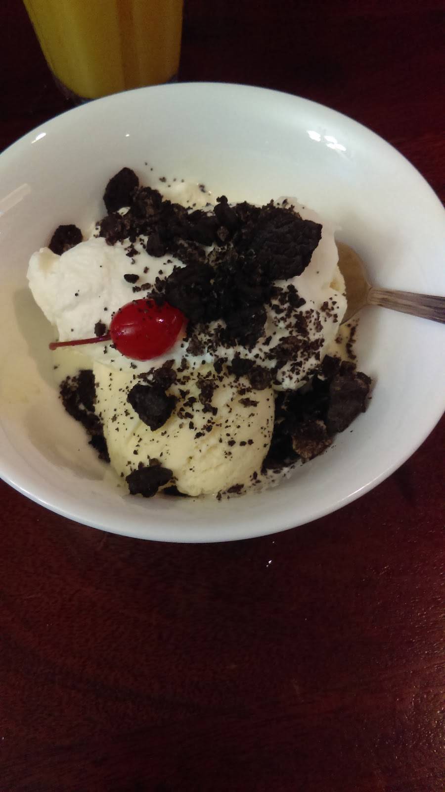 Sharpe Refectory Dining Hall | restaurant | Upper Level, 144 Thayer St, Providence, RI 02906, USA | 4018633343 OR +1 401-863-3343