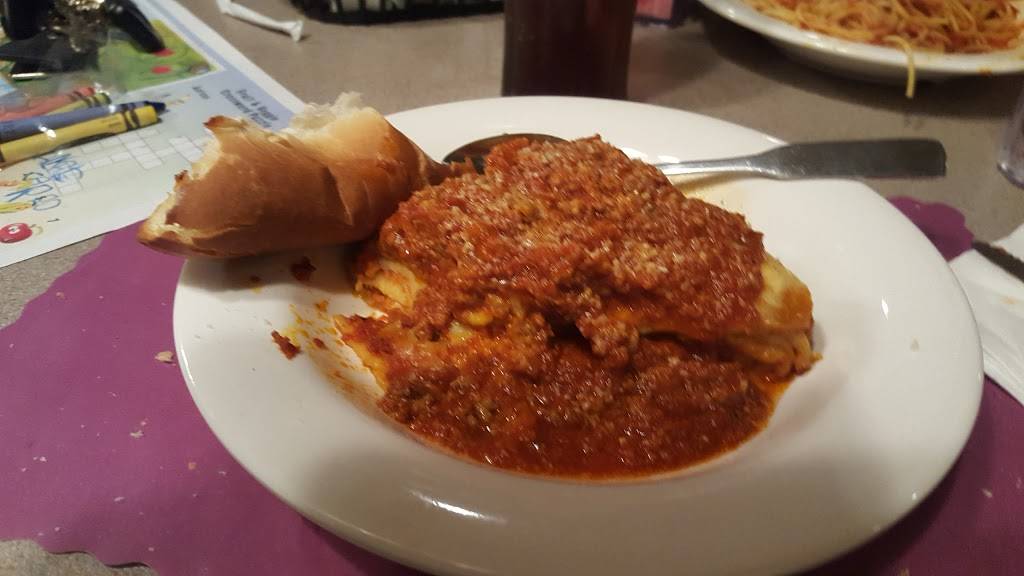 Ma Raffas Somerset | restaurant | 1142 County St, Somerset, MA 02726, USA | 5083240909 OR +1 508-324-0909