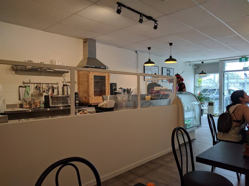 Lox + Schmear | restaurant | 1030 St Clair Ave W, Toronto, ON M6E 1A4, Canada | 6473498777 OR +1 647-349-8777