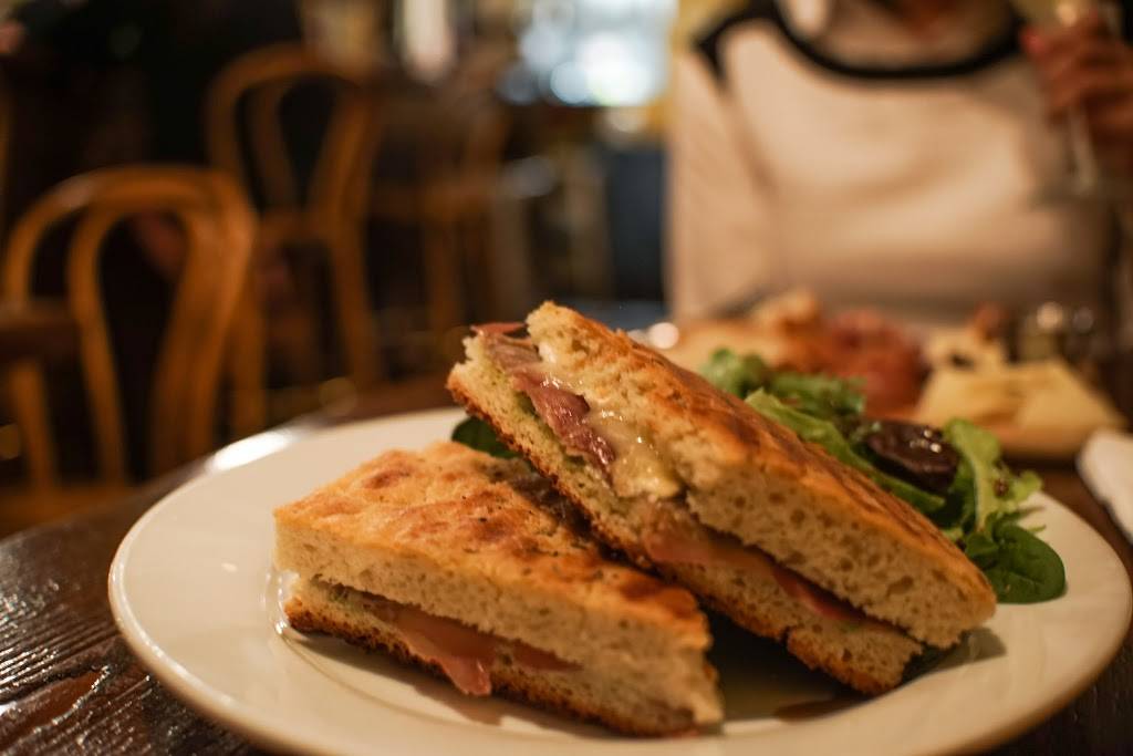 RaR Bar | restaurant | 30-01 35th Ave, Long Island City, NY 11106, USA | 7187299009 OR +1 718-729-9009