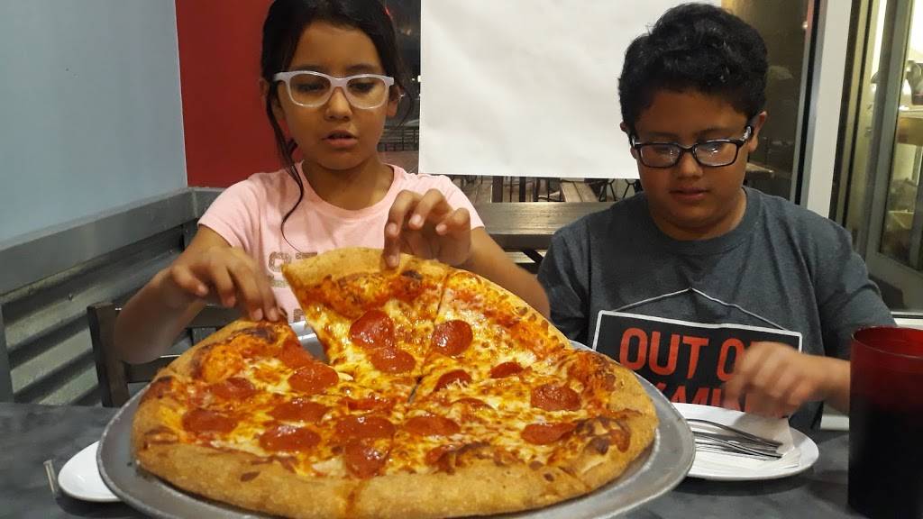 Beach Pizza | restaurant | 8601 Lincoln Blvd, Westchester, CA 90045, USA | 3108272000 OR +1 310-827-2000