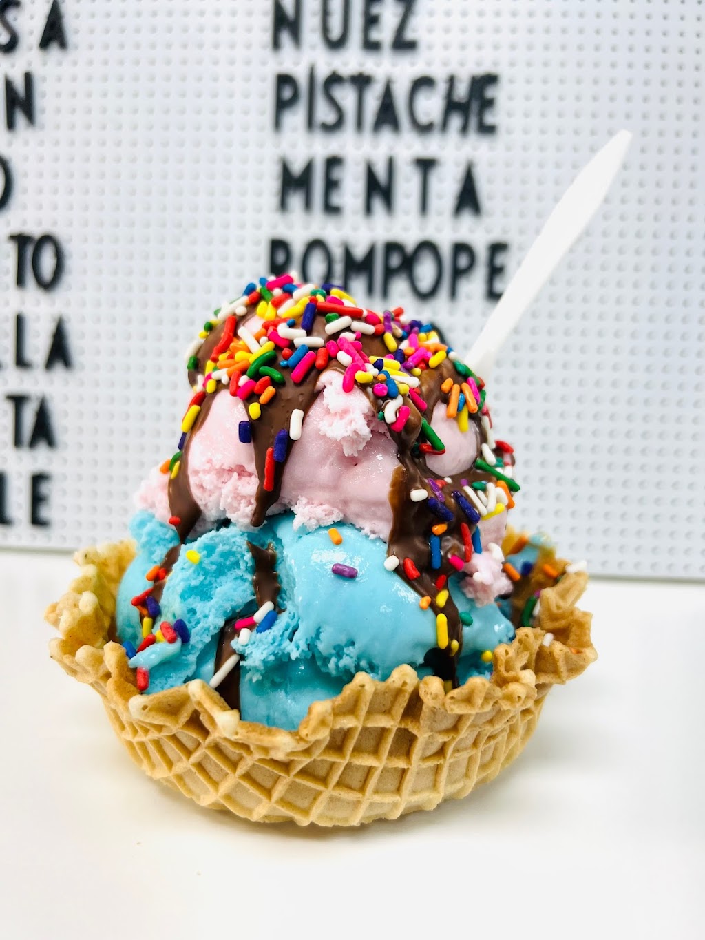 Helados Zacatecas | restaurant | 1145 S Mesa Dr, Mesa, AZ 85210, USA | 4805162032 OR +1 480-516-2032