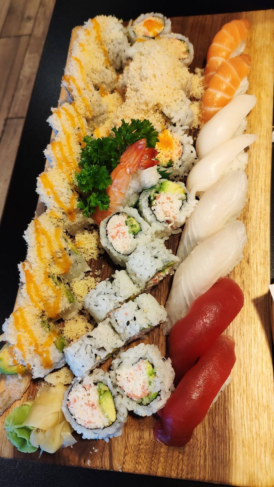 Sushi Zuki | restaurant | 2030 Eglinton Ave W, York, ON M6E 2K3, Canada | 6473522030 OR +1 647-352-2030