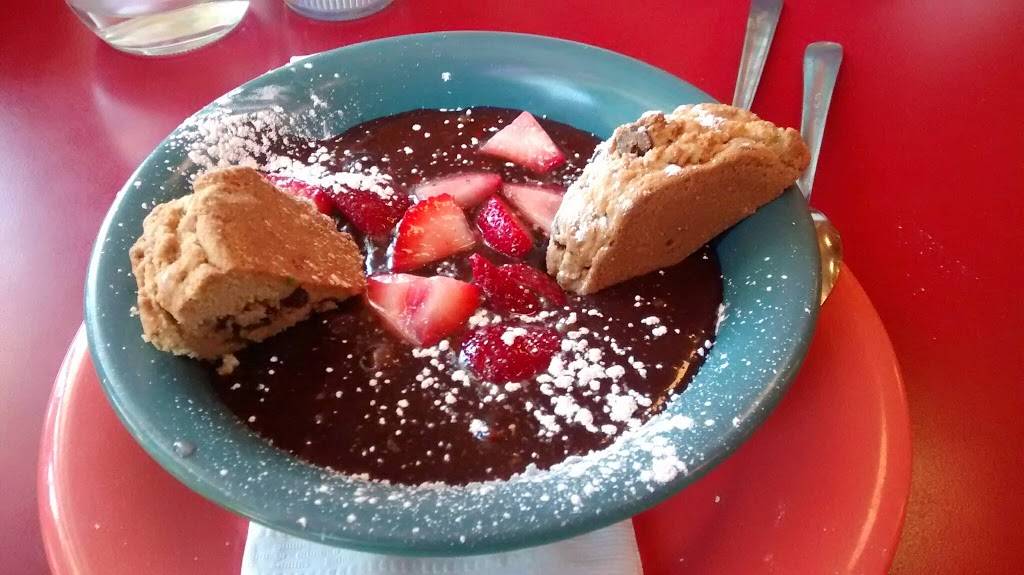 Kitschn on Roscoe | restaurant | 2005 W Roscoe St, Chicago, IL 60618, USA | 7732487372 OR +1 773-248-7372