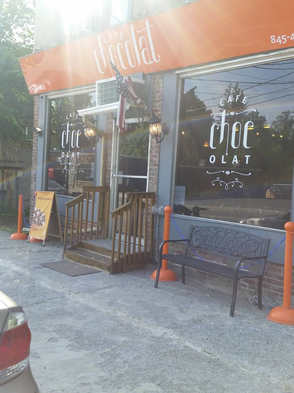Cafe Chocolat | restaurant | 441 NY-52, Woodbourne, NY 12788, USA | 8454347641 OR +1 845-434-7641