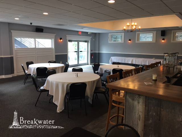 Breakwater | restaurant | 6308 Metropolitan Ln, Monona, WI 53713, USA | 6084165388 OR +1 608-416-5388