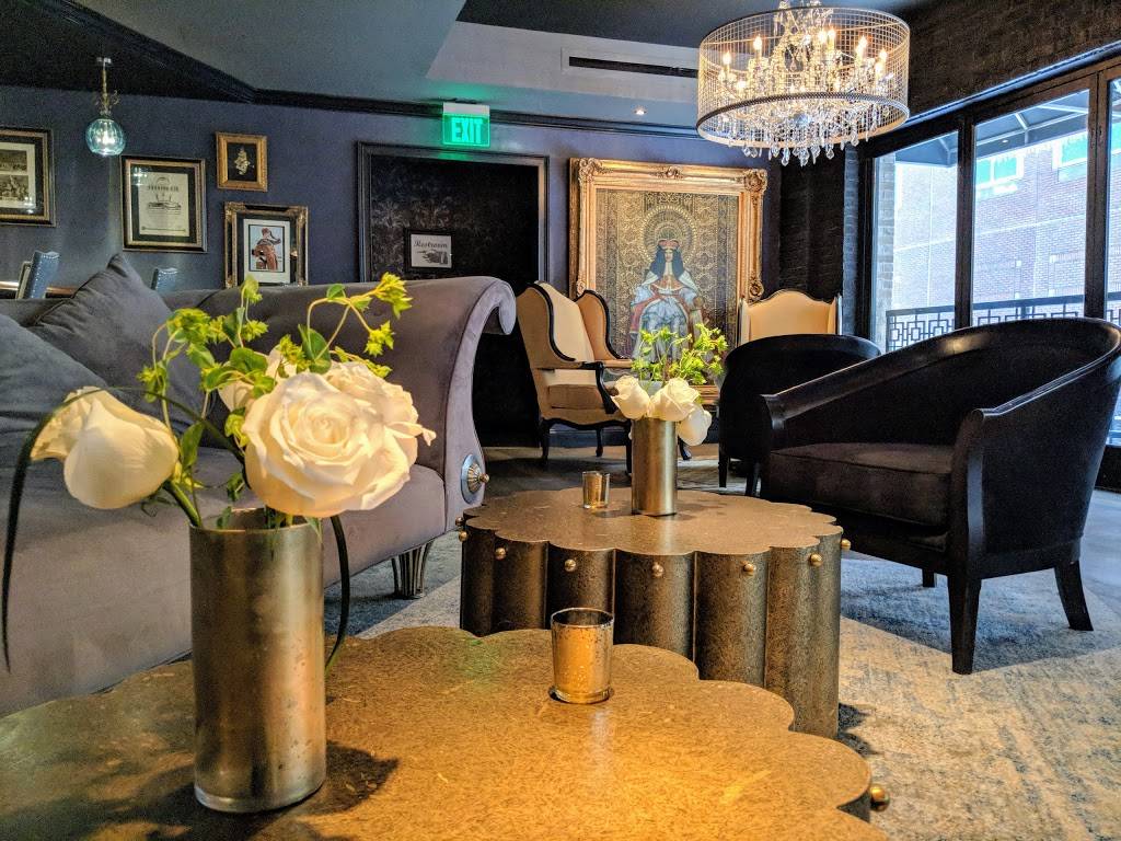 Sophias Lounge | restaurant | 127 N Tryon St suite d, Charlotte, NC 28202, USA | 9802603227 OR +1 980-260-3227