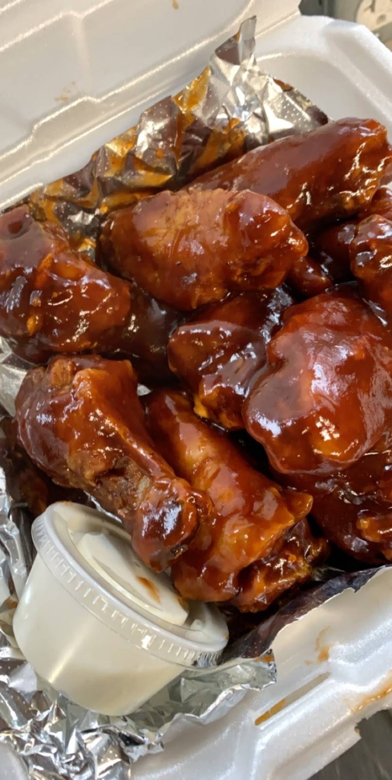 Dirty Bird Chicken N Waffles LLC | restaurant | 6004 Buffalo Ave, Niagara Falls, NY 14304, USA | 7165647161 OR +1 716-564-7161