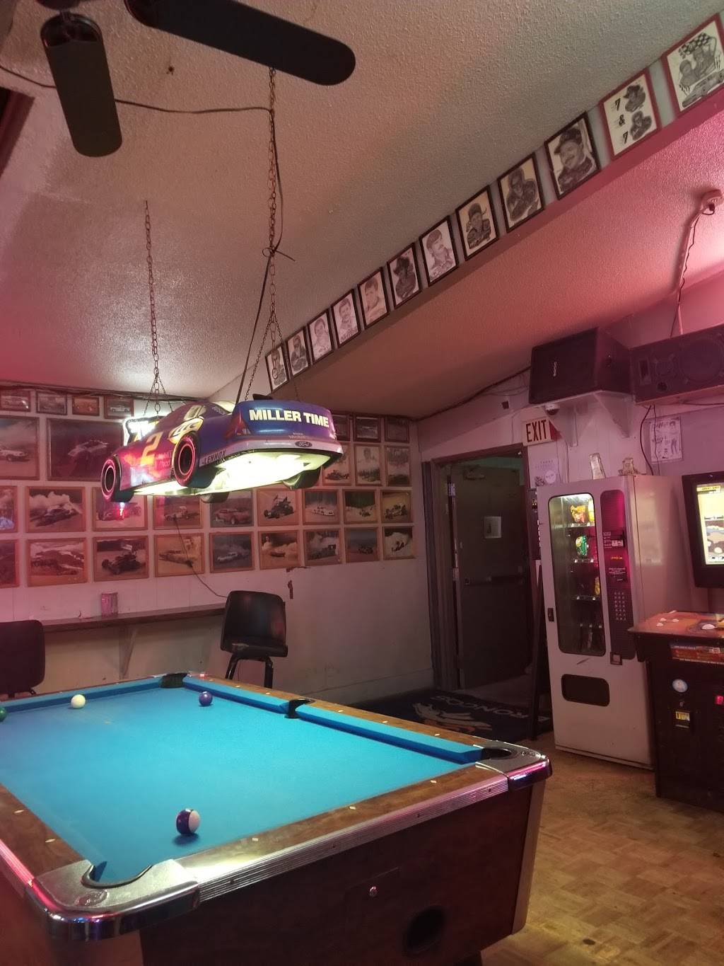 Finish Line Lounge | night club | 1812 E Monument St, Colorado Springs, CO 80909, USA | 7196349870 OR +1 719-634-9870