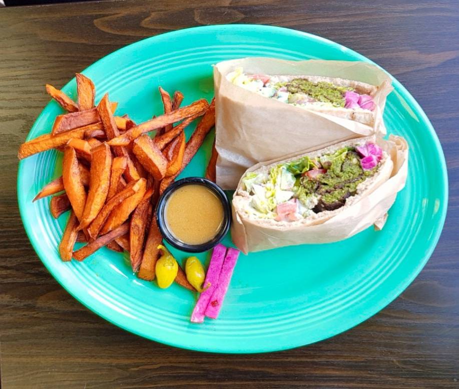 Viva Falafel | restaurant | 3001, 4400 E 4th St, Long Beach, CA 90814, USA | 5625889292 OR +1 562-588-9292