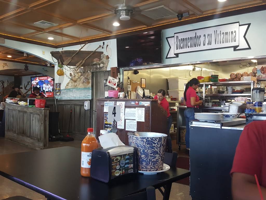 Mariscos Playa De Corales | restaurant | 640 W Chapman Ave, Placentia, CA 92870, USA | 7145282755 OR +1 714-528-2755