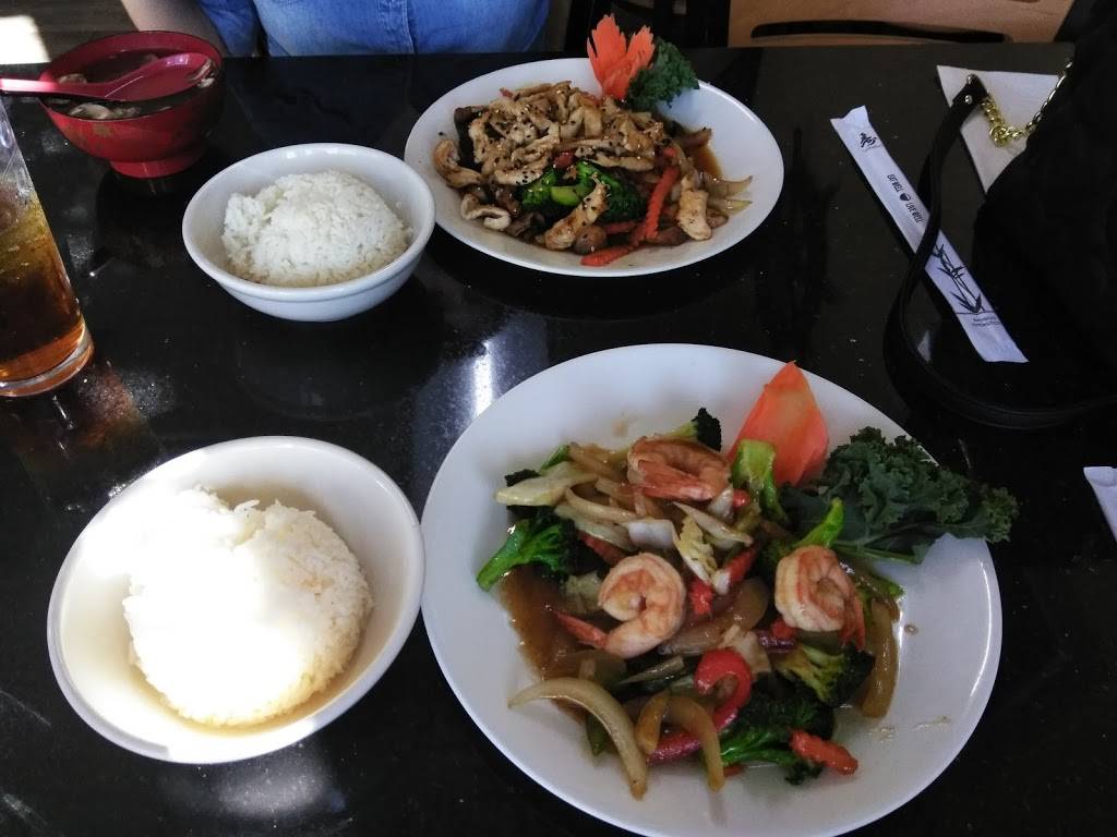 Marikami Thai & Sushi | restaurant | 5781 Lee Blvd #209, Lehigh Acres, FL 33971, USA | 2394612600 OR +1 239-461-2600