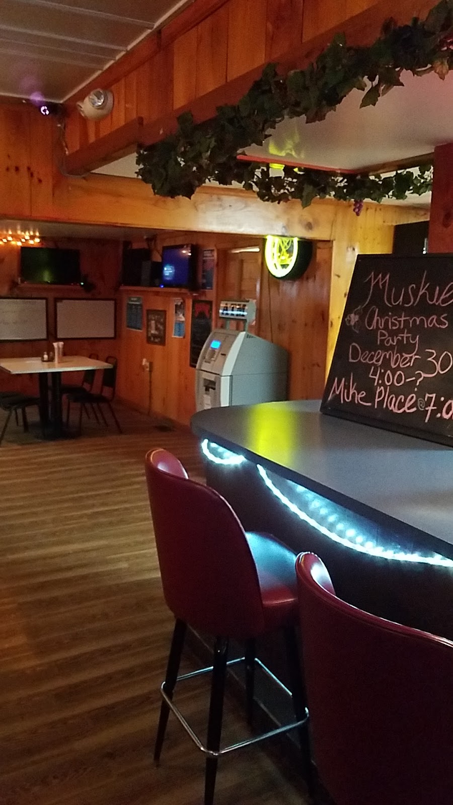 Muskies Sports bar & grill | restaurant | 583 S 1st St, Fulton, NY 13069, USA | 3155933217 OR +1 315-593-3217