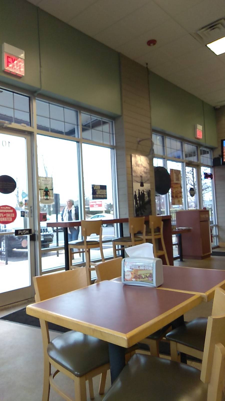 Jersey Mikes Subs | meal takeaway | 1147 N Eola Rd #103, Aurora, IL 60504, USA | 6304995110 OR +1 630-499-5110